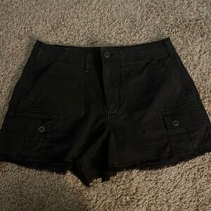 American Eagle High Waisted 90’s Boyfriend Cargo Short